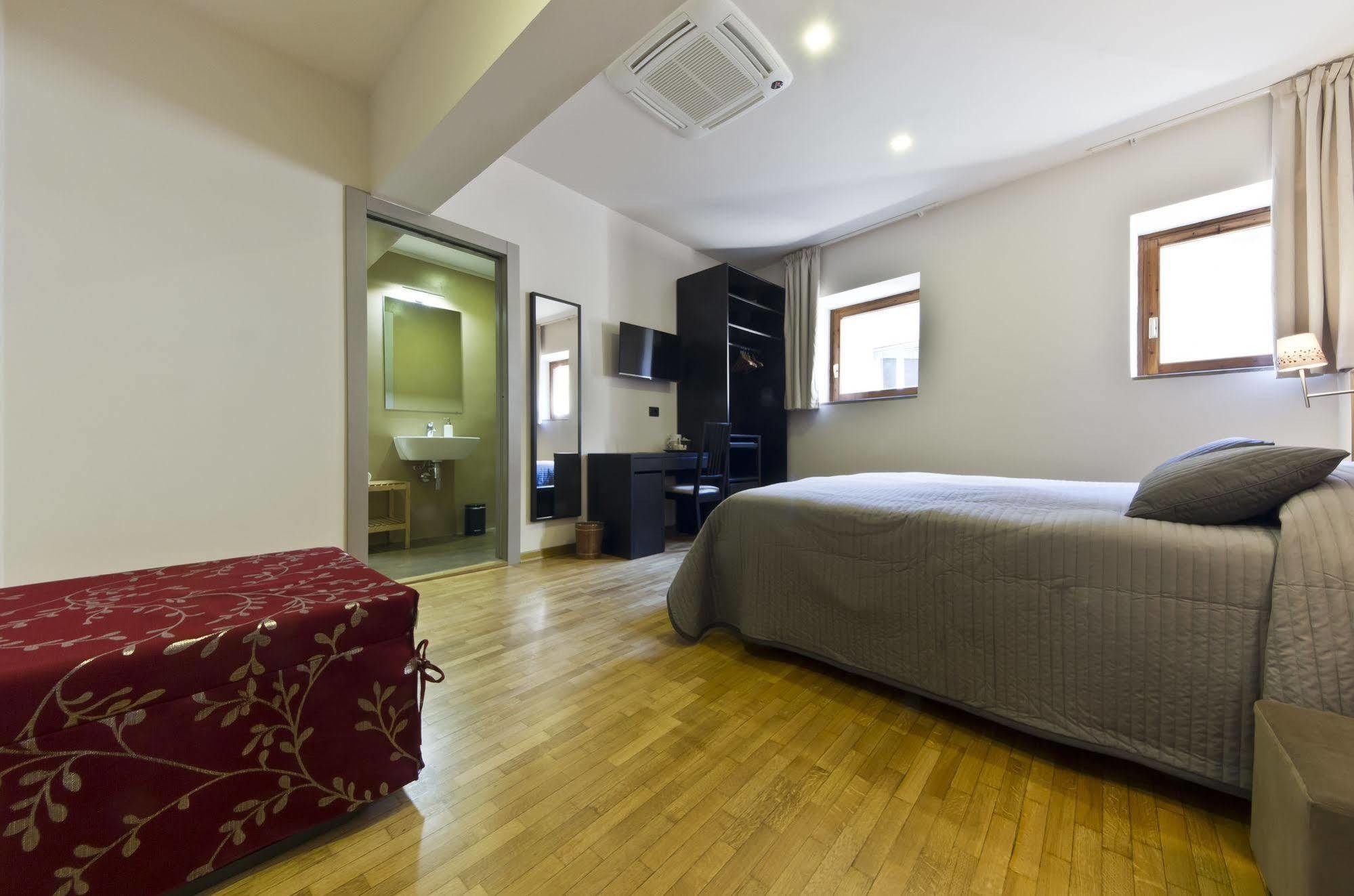 Siena Gallery - Rooms Only Экстерьер фото